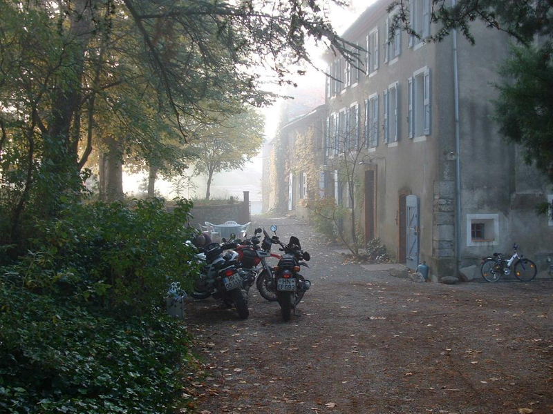 Die Domaine de Fombeton im Morgendunst