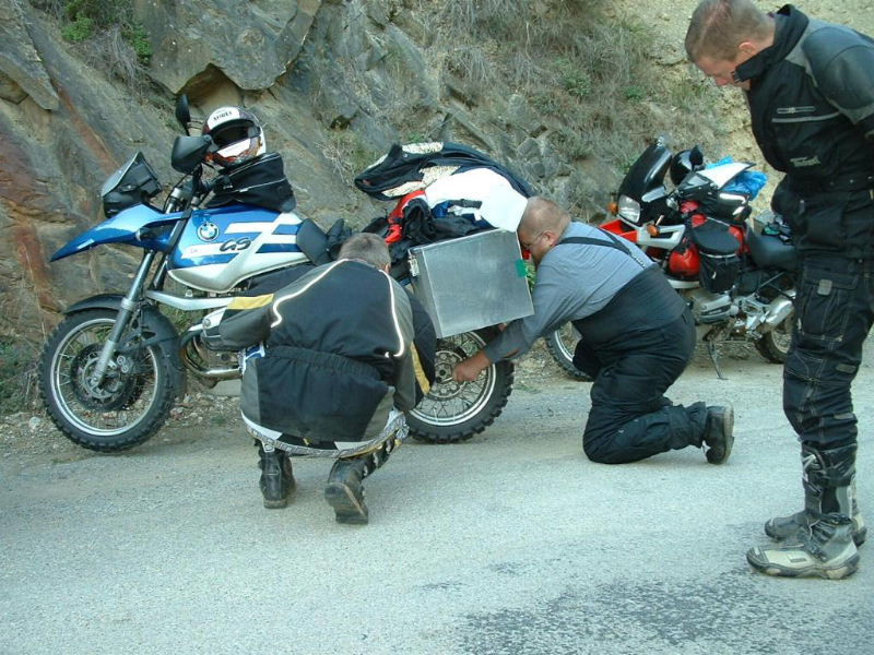 Ausserplanm&auml;ssiger Halt: alle 4 Radbolzen hatten sich gel&ouml;st!